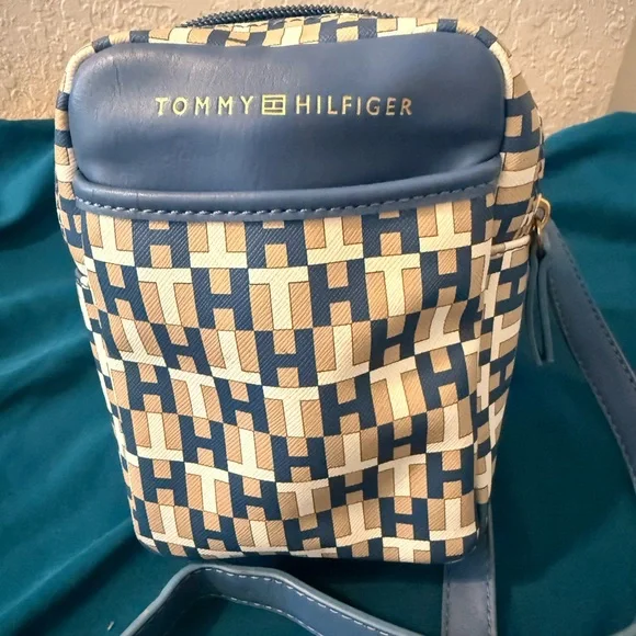 Tommy Hilfiger Navy and Red Interior Bag - Picture 1 of 9